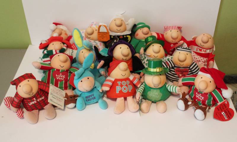lot 1108 image: 17 Ziggy dolls Flashback to the 80s