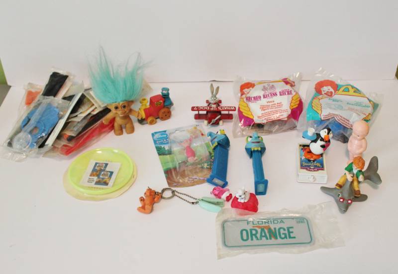 lot 1116 image: Misc Vintage toys Pez, Cereal box toys (unopened), fun lot