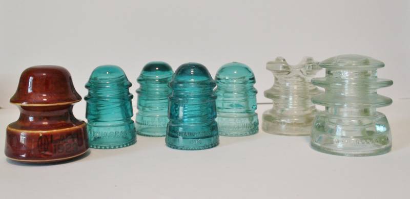 lot 1121 image: 7 Insulators