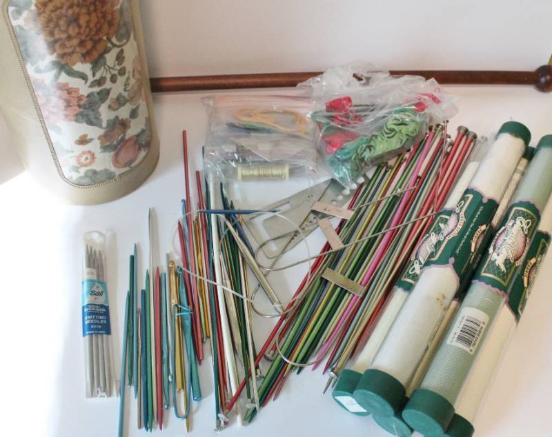 lot 1127 image: Large lot of Knitting, Crochet needles and cross stitch