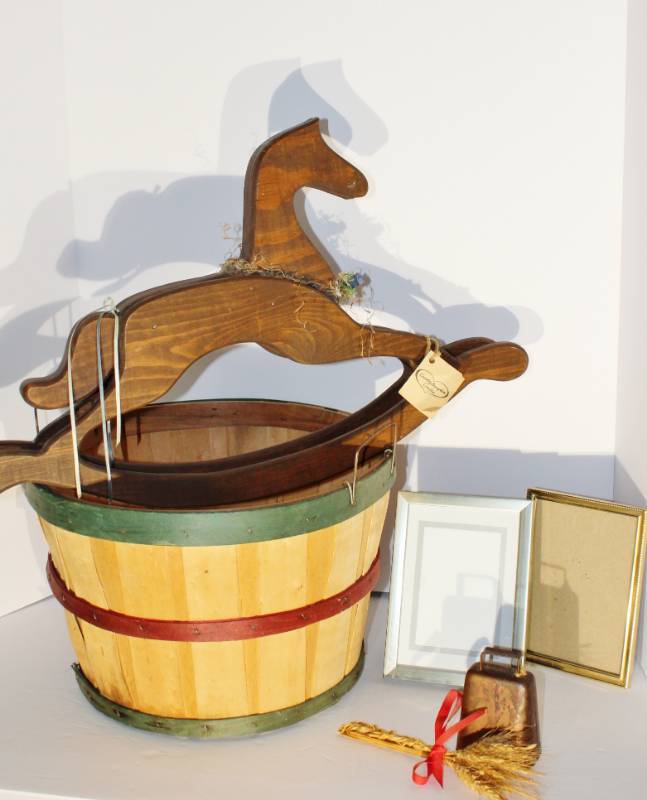 lot 1085 image: A Little Country