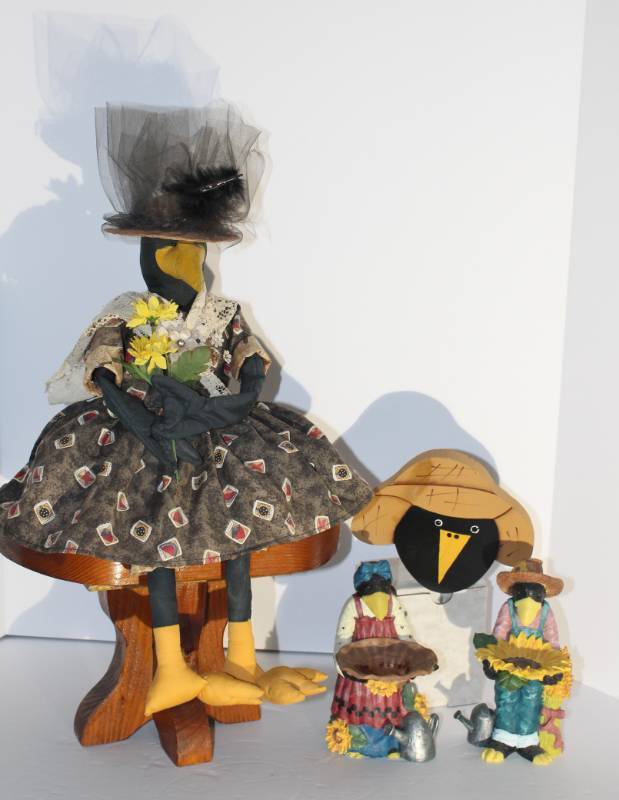lot 1089 image: Family of Black Crows