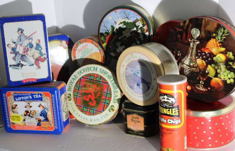 lot 1092 image: Collectors Tins