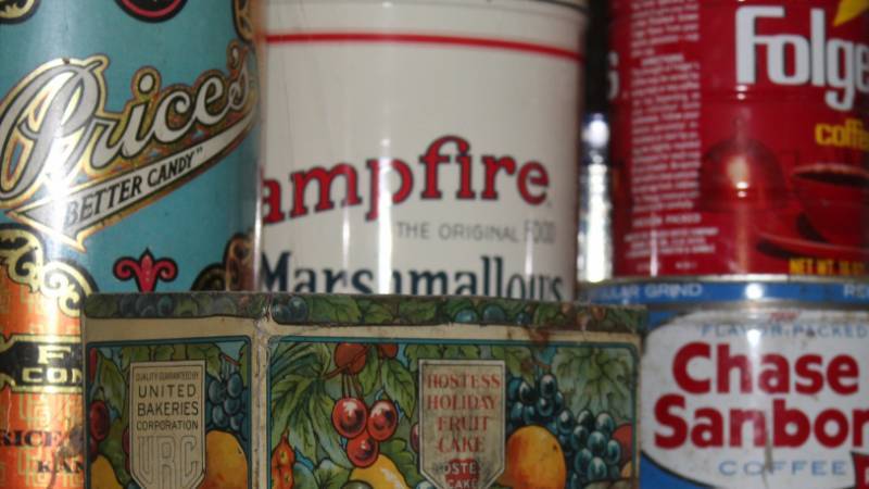 lot 1094 image: Variety of Vintage Finds