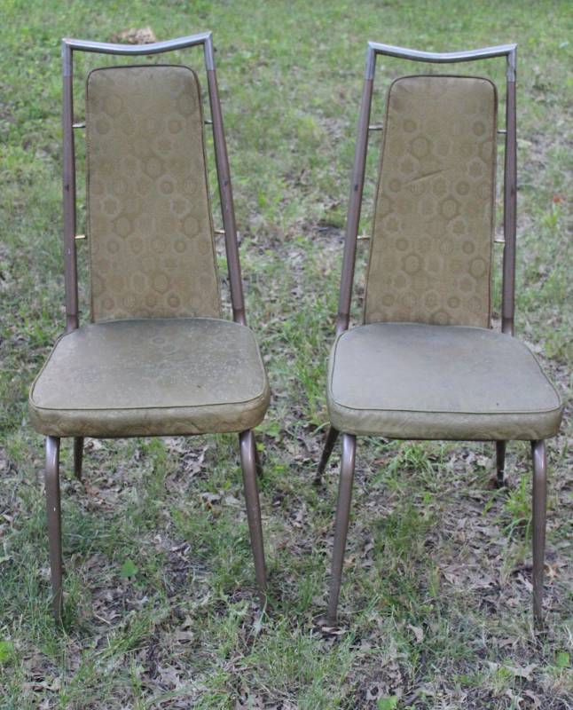 lot 1214 image: 2 vintage chairs