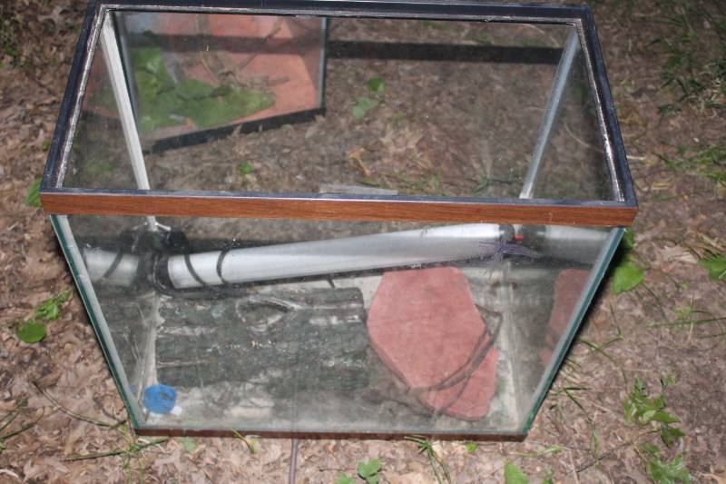 lot 1230 image: 2 Fish Tanks