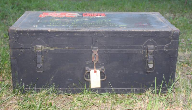 lot 1207 image: Antiquevintage Army Military locker from 40s - 50s