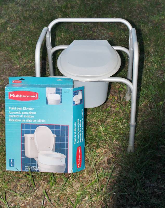 lot 1227 image: Bedside commode and toilet seat riser