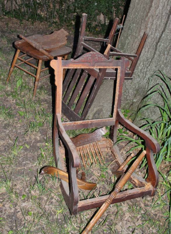 lot 1228 image: Scrap antique furniture wood and pieces