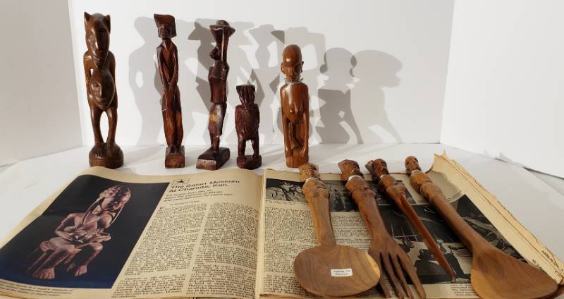 lot 1028 image: Kenyan Handcarved Wooden Figures