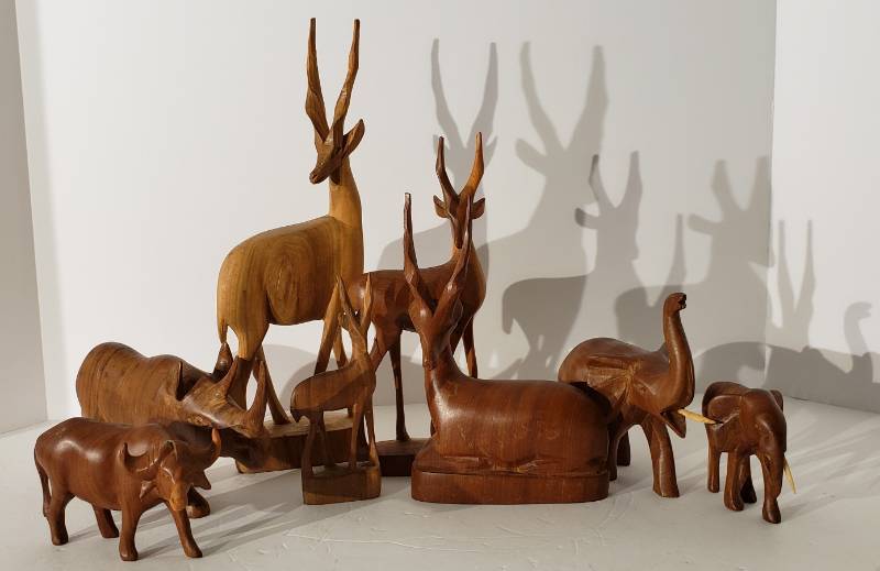 lot 1030 image: African Safari Handcarved Animal Figures