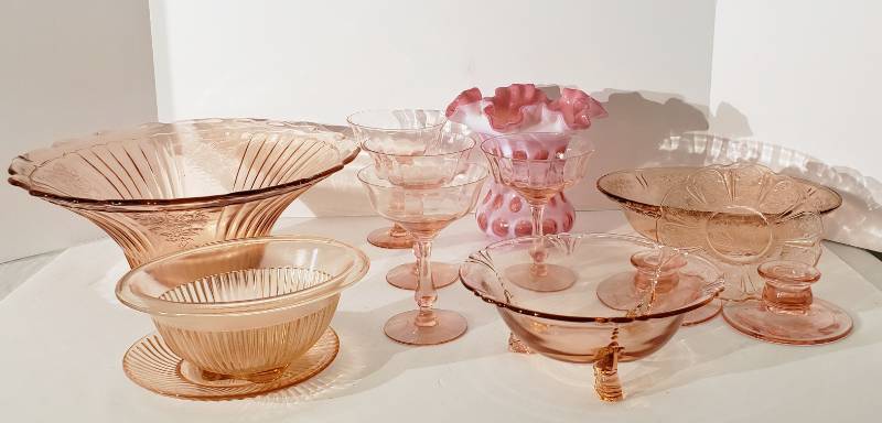 lot 1036 image: Pink Vintage Glassware and Depression Glass
