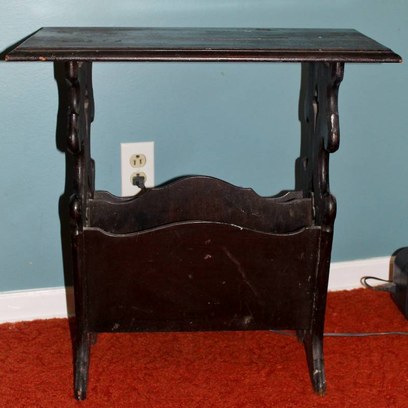 lot 1166 image: Magazine wood side table