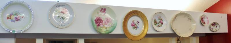 lot 1023 image: China and Porcelain pieces - Platter is by D E McNicol of East Liverpool.