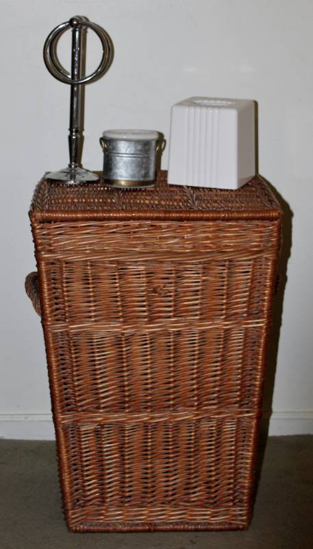 lot 1379 image: Wicker laundry basket with tissue, towel and toothbrush holders