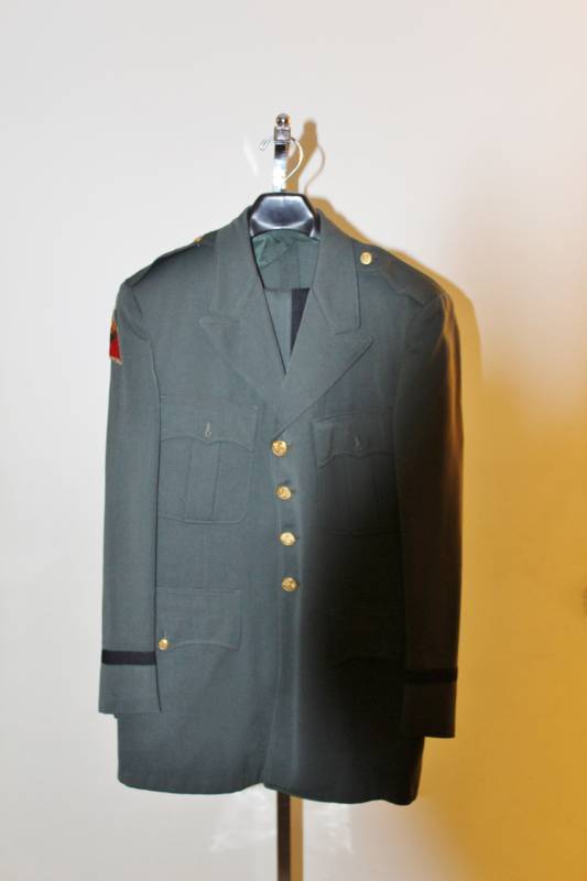 lot 1389 image: 1940s - 50s WWII era mens Army dress complete uniform.
