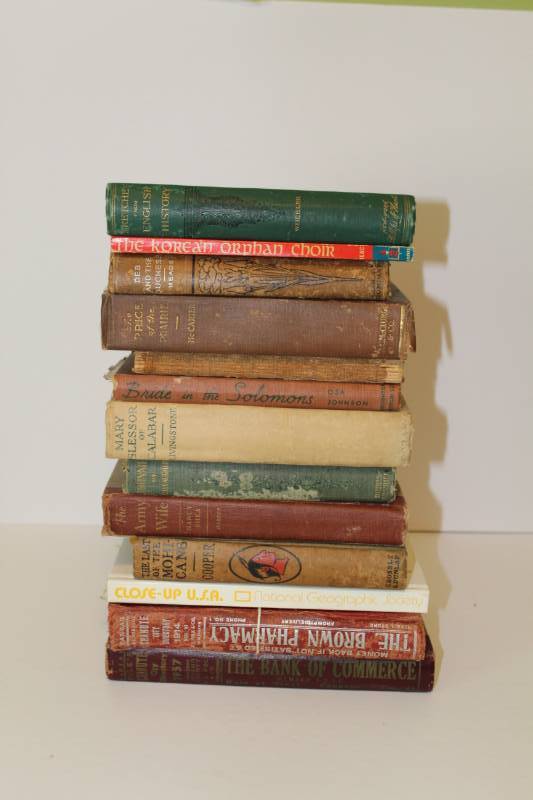 lot 1144 image: Lot of 12 Vintage and Antique books - misc subjects