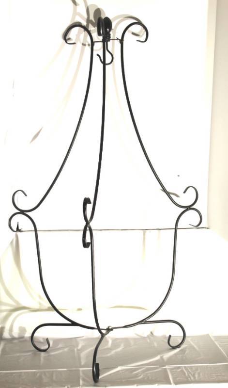 lot 1246 image: Black Metal Plant Stand