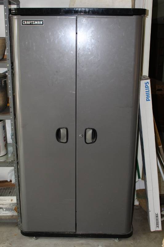 lot 1275 image: Craftsmen Storage Cabinet