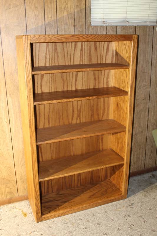 lot 1288 image: Oak bookcase with adjustable shelves