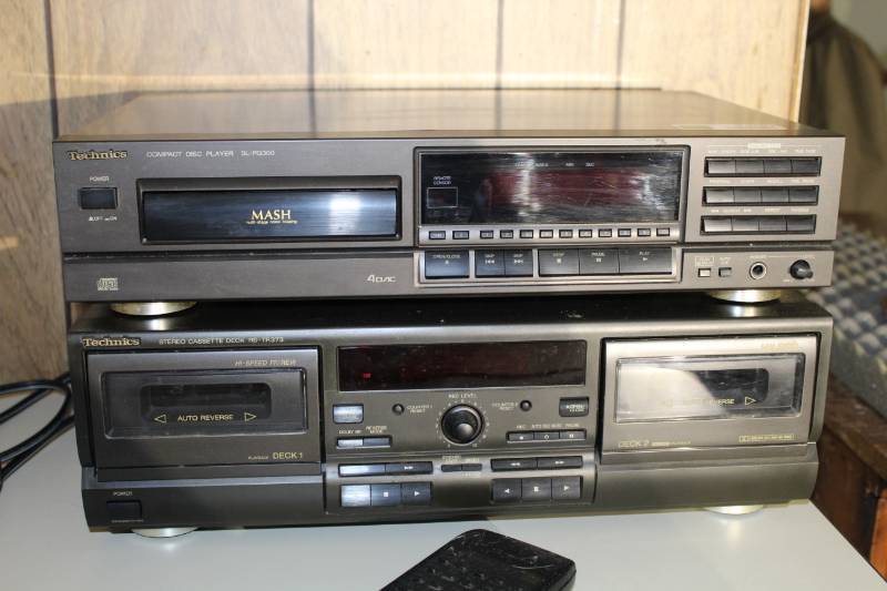 lot 1290 image: Technics CD player and Cassette deck