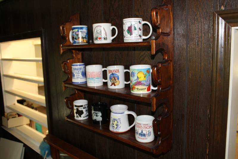 lot 1303 image: Wood Coffee Mug Shelf and 11 Mugs