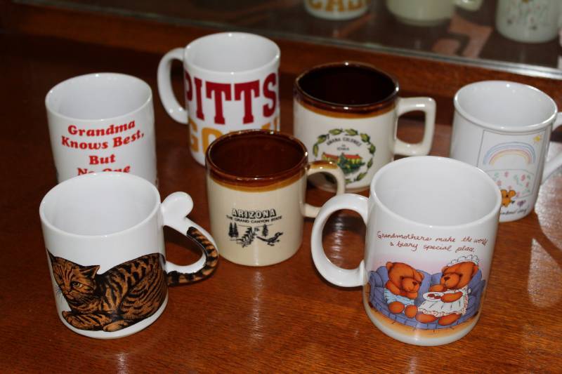 lot 1305 image: 6 Coffee Mugs