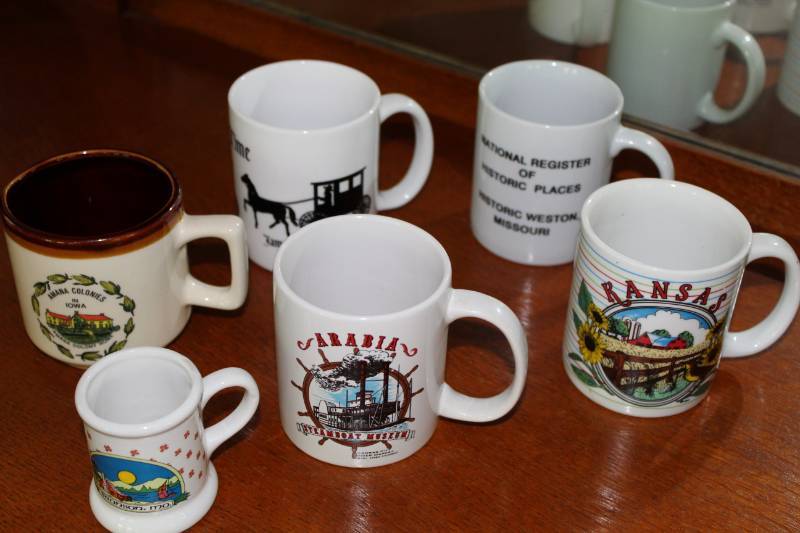 lot 1310 image: 6 Coffee Mugs