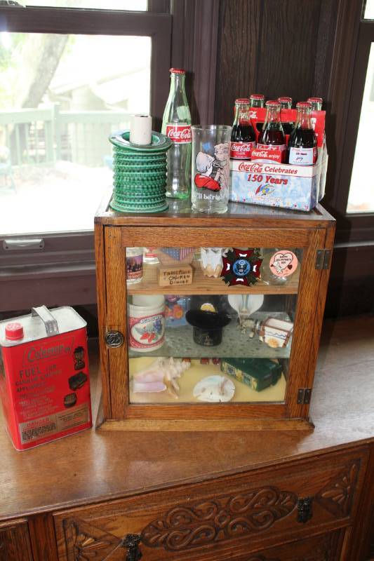 lot 1325 image: Glass cabinet full of vintage treasures