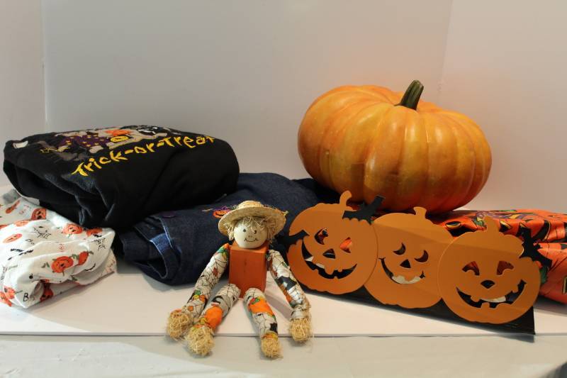 lot 1367 image: Halloween Fun