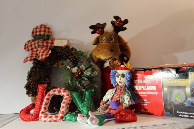 lot 1411 image: Christmas Lot Containing
