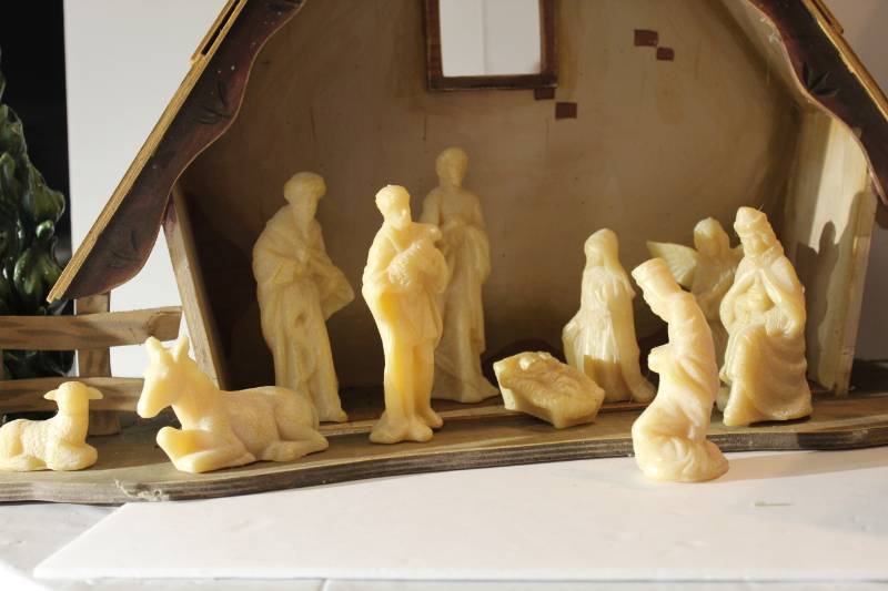 lot 1412 image: Christmas Nativity