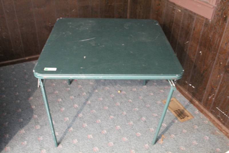 lot 1438 image: 3 Folding Tables
