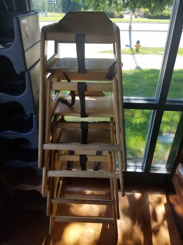 lot 1538 image: 4 High Chairs