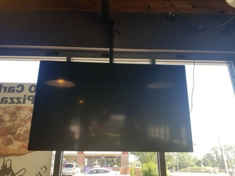 lot 1540 image: Vizio 60in Tv