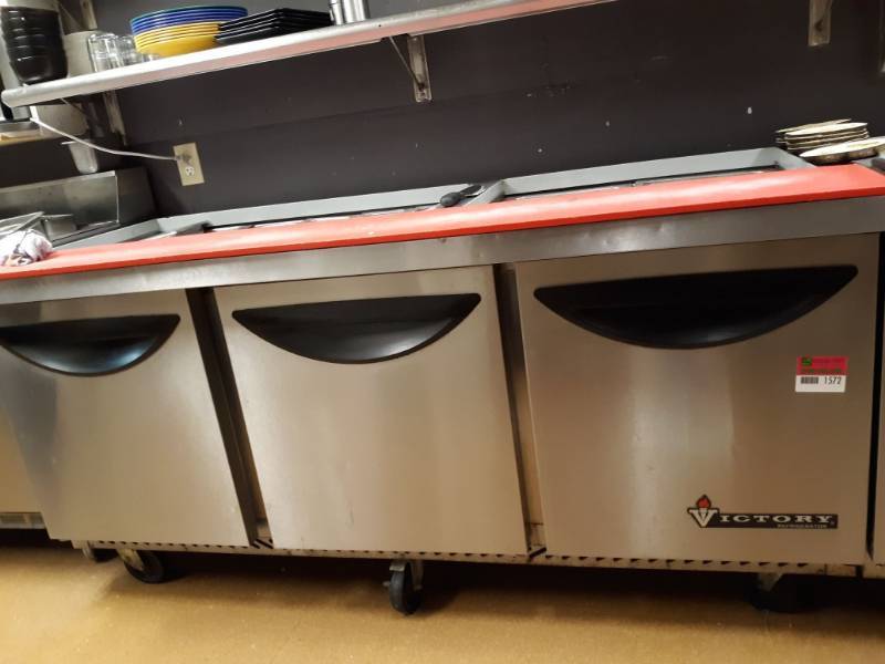 lot 1572 image: Victory Refrigerated Make Table with cutting board # VUR-6-30BT
