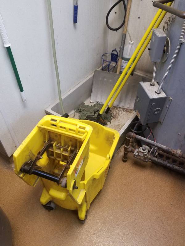 lot 1600 image: Mop Bucket and Mops