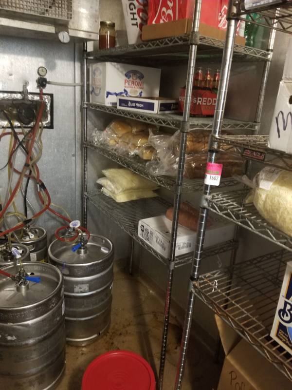 lot 1602 image: 3 Metro Racks and 1 Dunnage Rack