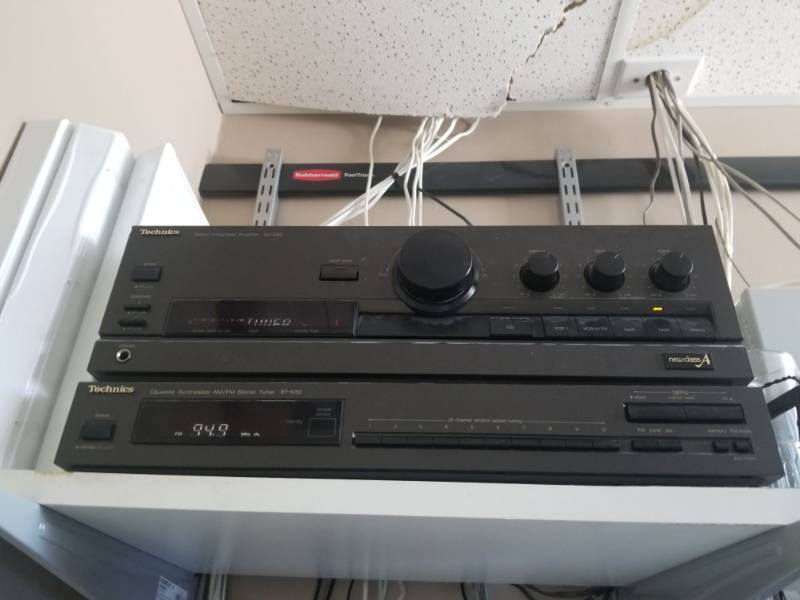lot 1614 image: Technics Stereo System