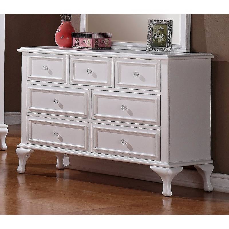lot 6087 image: Isabella Youth 7-Drawer Dresser White - Picket House Furnishings