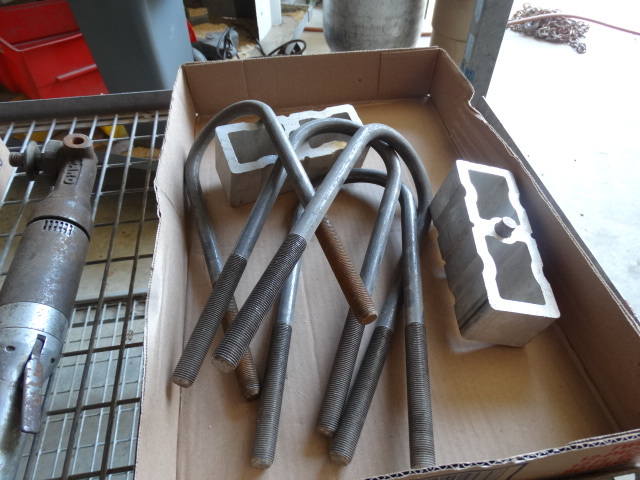 lot 354 image: 2 lift locks.