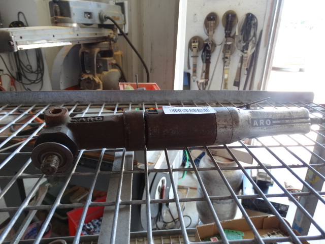 lot 355 image: Air angle grinder.