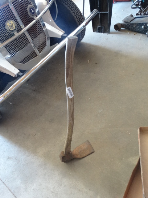 lot 362 image: Long handled tool & hammer head.