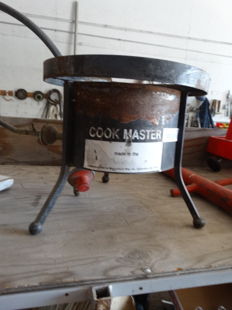 lot 370 image: Cook master propane burner.