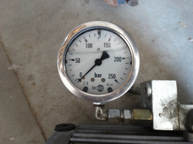 lot 381 image: Hydraulic pump.