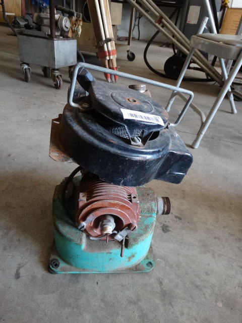 lot 383 image: Vintage gas engine.