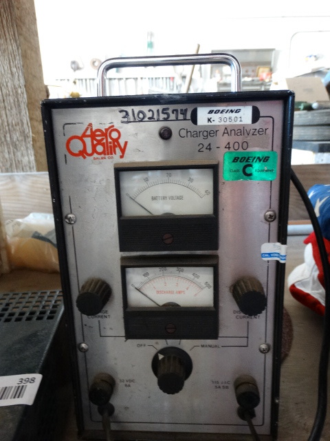 lot 399 image: Arrow quality charger analyzer.
