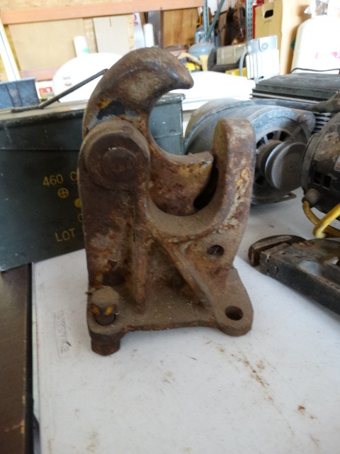 lot 423 image: Pintle hitch.