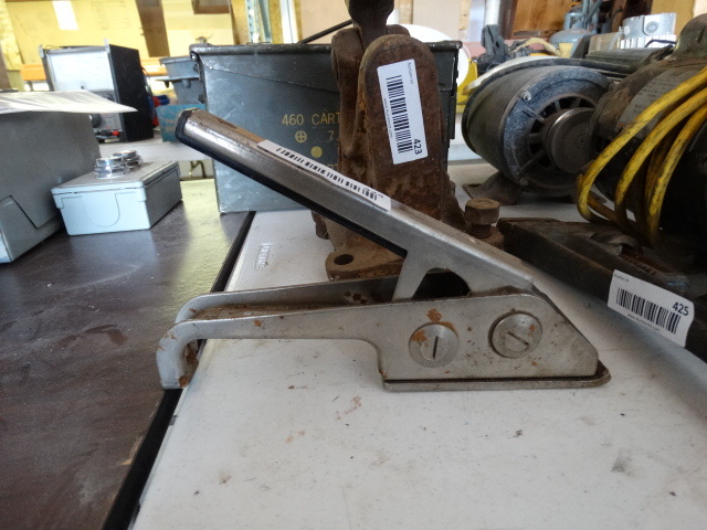 lot 424 image: Banding tool.