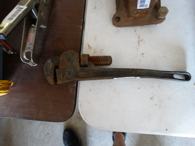 lot 425 image: Pipe wrench.